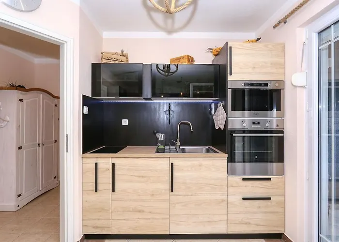 2 Mit Balkon Hochmodern Und In Strandnaehe *