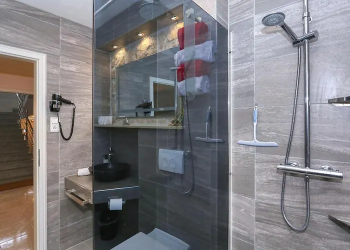 2 Mit Balkon Hochmodern Und In Strandnaehe