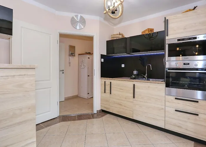 2 Mit Balkon Hochmodern Und In Strandnaehe Zaton (Zadar)