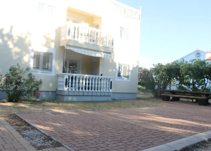2 Mit Balkon Hochmodern Und In Strandnaehe