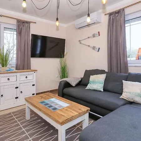 Lejlighed 2 Mit Balkon Hochmodern Und In Strandnaehe Zaton (Zadar)