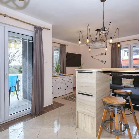 2 Zaton Mit Balkon Hochmodern Und In Strandnaehe