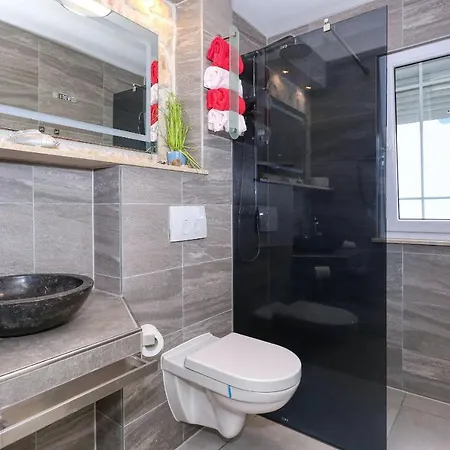 Apartment 2 Zaton Mit Balkon Hochmodern Und In Strandnaehe