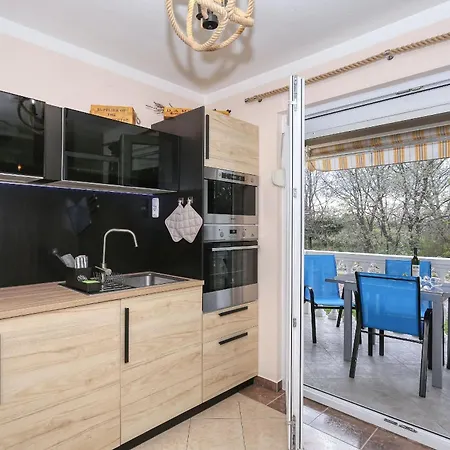 2 Mit Balkon Hochmodern Und In Strandnaehe Zaton (Zadar)