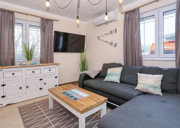 Apartman 2 Mit Balkon Hochmodern Und In Strandnaehe Zaton (Zadar)