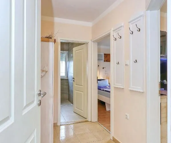 2 Mit Balkon Hochmodern Und In Strandnaehe