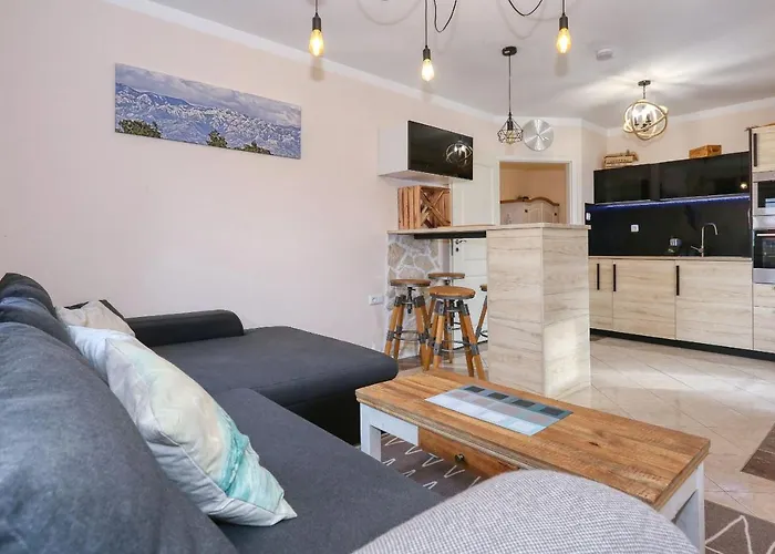 Apartman 2 Mit Balkon Hochmodern Und In Strandnaehe